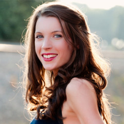KaylaAimee_Headshot_300